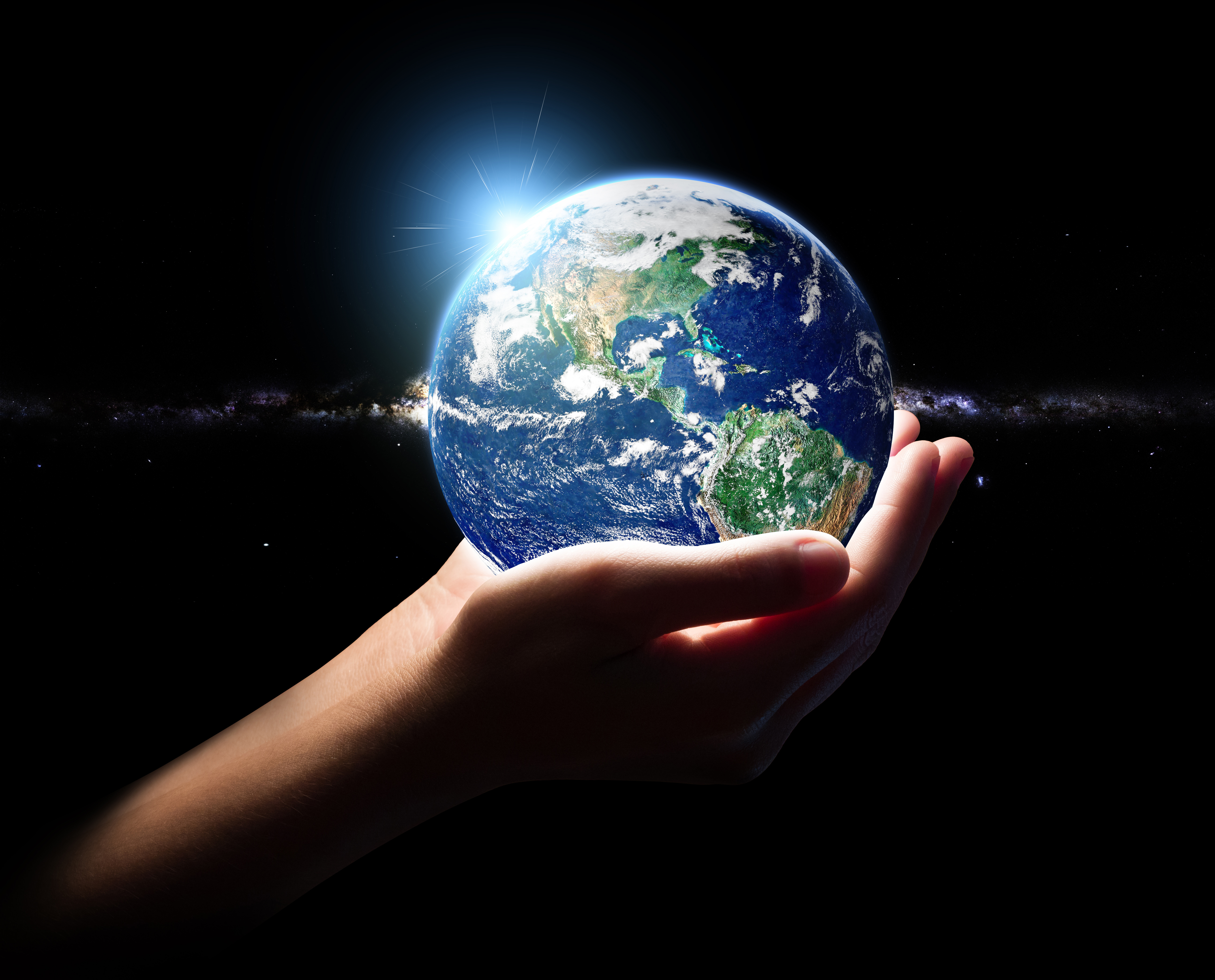 Земной шар земной вал. Планета земля в руках. Планета в руках. Земной шар. Земной шар в руках.